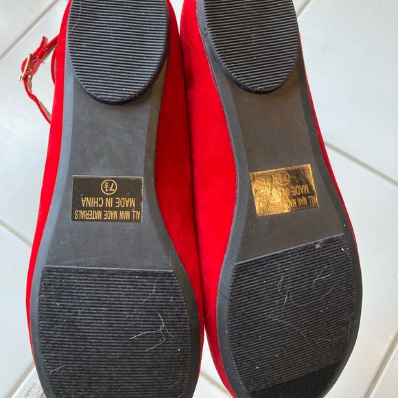 NWOT! Ollio Women’s Faux Suede Cross-Strap Flat - Picture 10 of 10